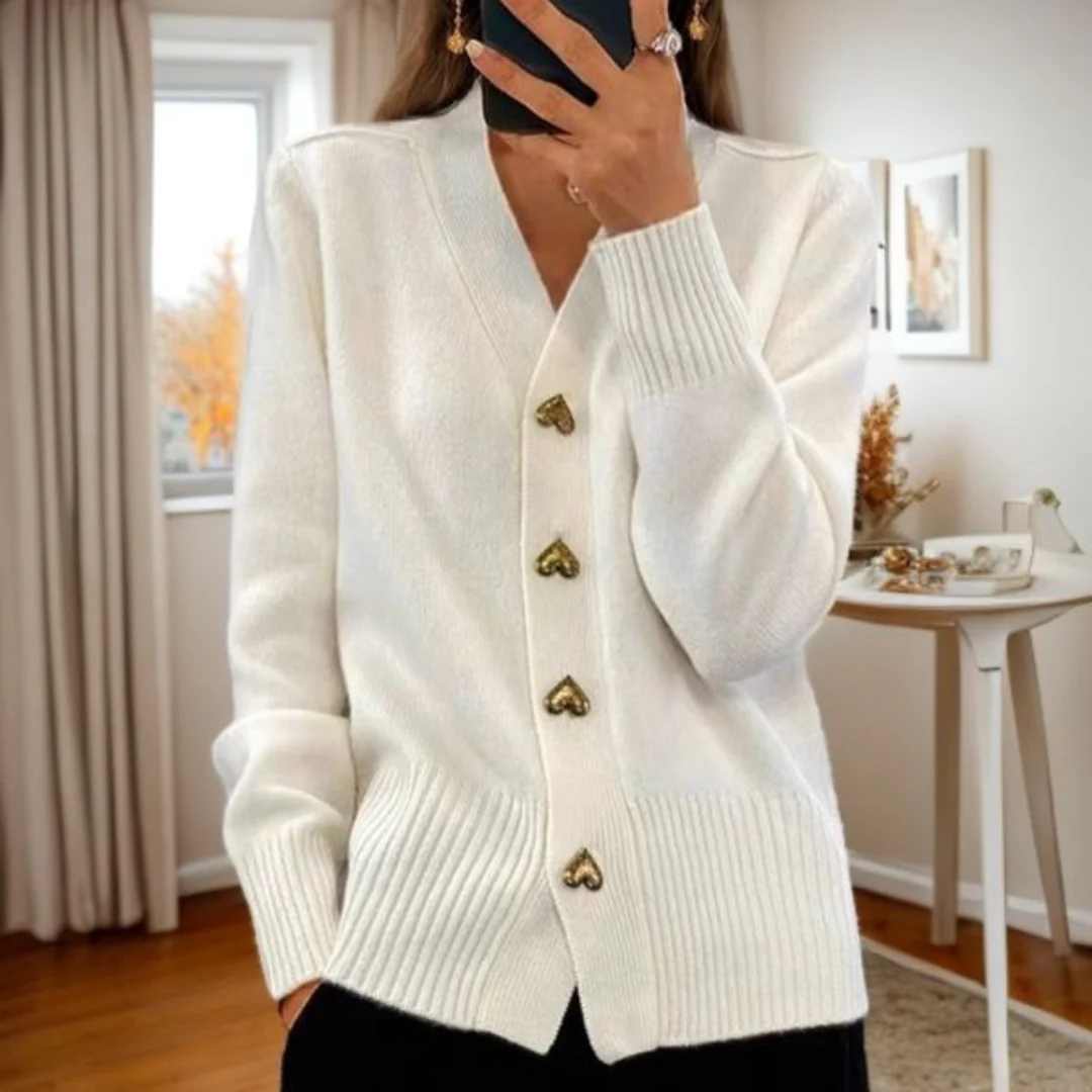 Lucy | Elegante Cardigan Met Hartvormige Knopen